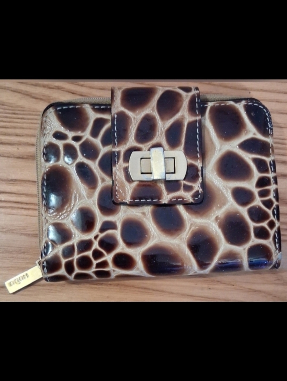 EUC RARE Hobo International Patent Giraffe Casual Everyday Wallet Clutch Bag